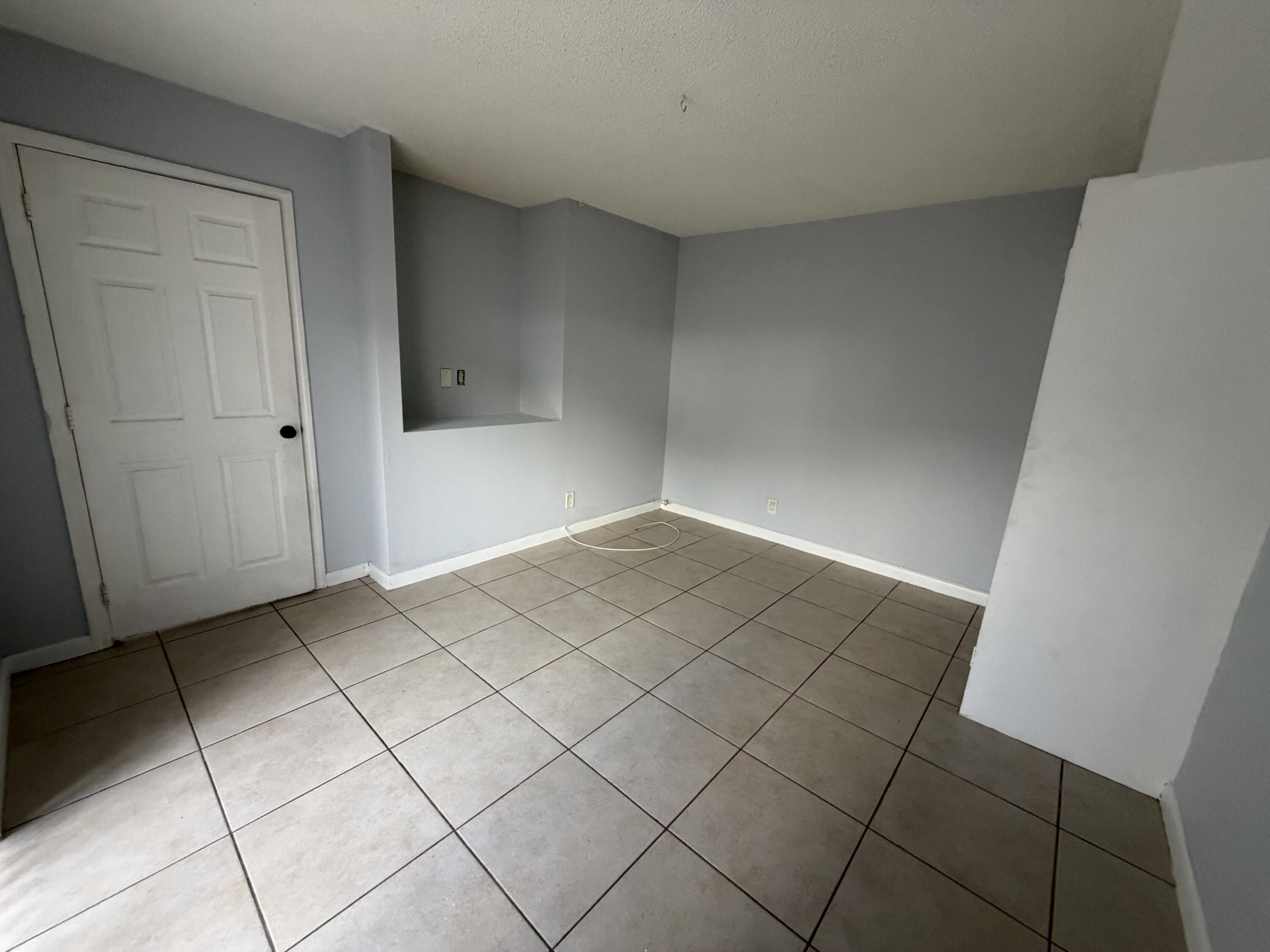 731 Springdale Circle Palm Springs, FL 33461 - Photo 18 of 33 IMG_7305