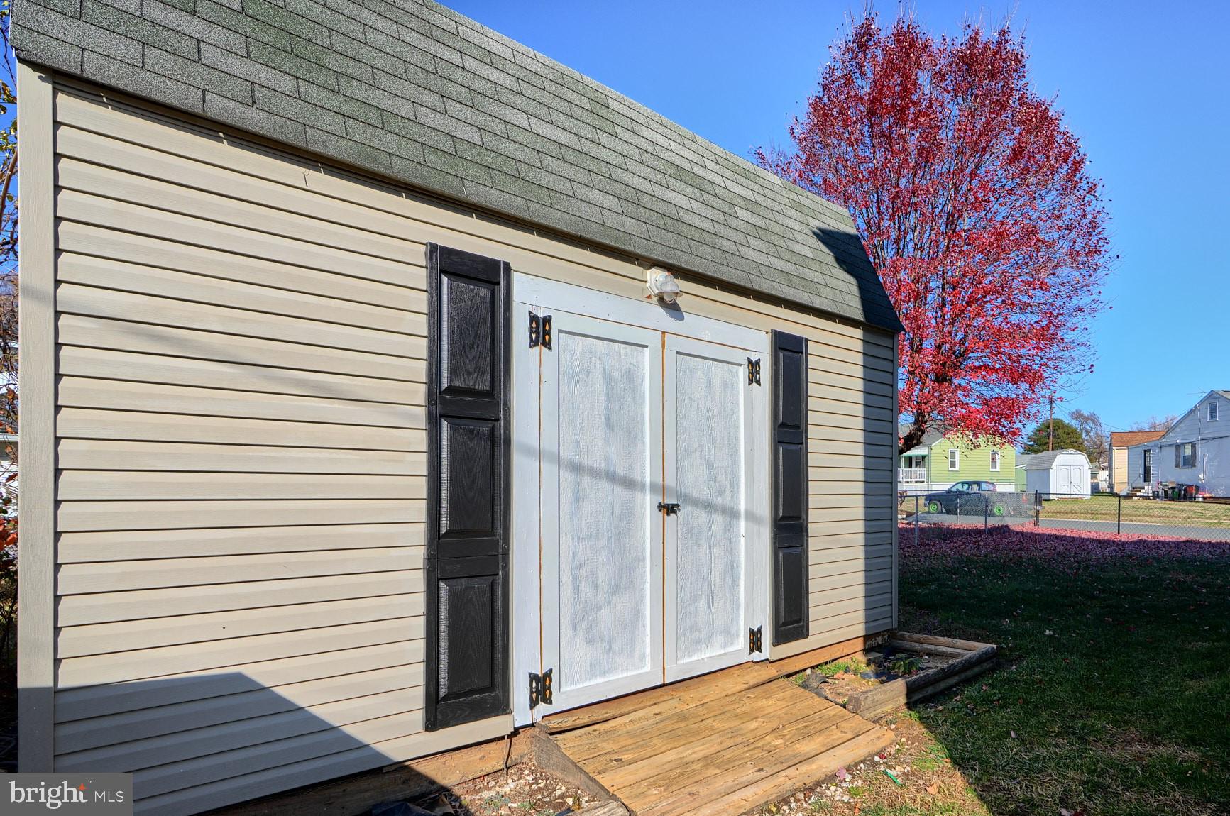235 Pinewood Road Dundalk, MD 21222 - Photo 54 of 59 Outdoor Shed