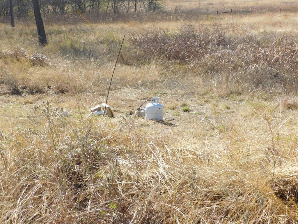 233 HCR 3315 Hubbard, TX 76648 - Photo 29 of 31 a bathroom with a shower