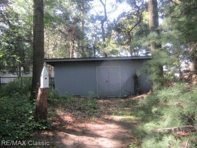 5350 Chicago Road Warren, MI 48092 - Photo 25 of 25 Storage shed.JPG