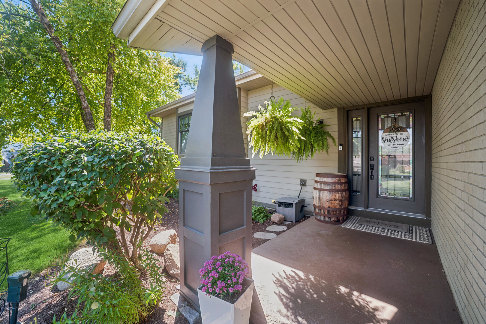 9N930 Koshare Circle Elgin, IL 60124 - Photo 2 of 52