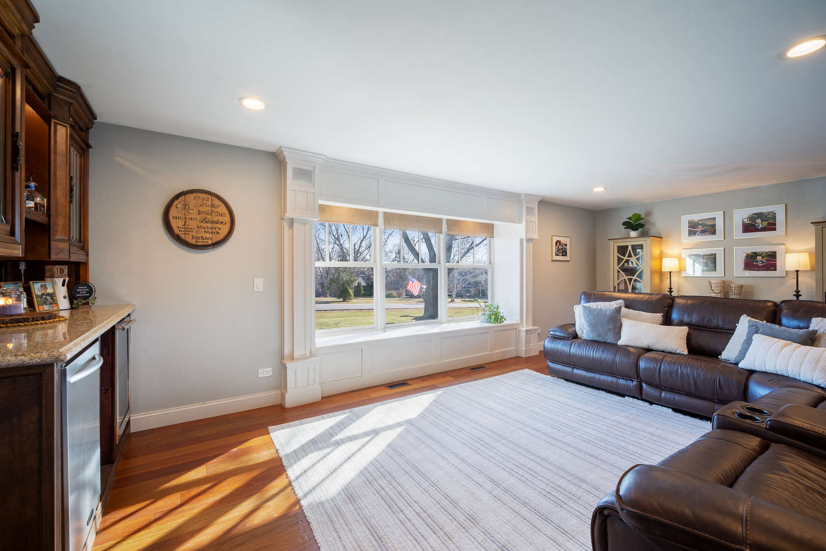 9N930 Koshare Circle Elgin, IL 60124 - Photo 6 of 52