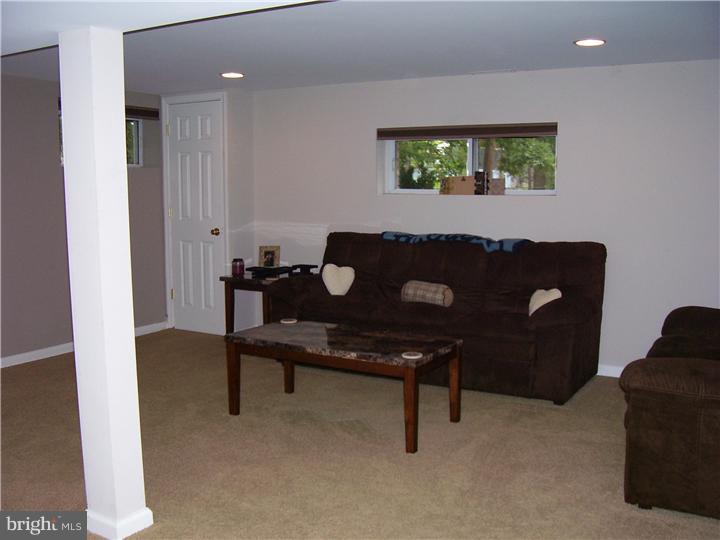 6 Malaga Road Williamstown, NJ 08094 - Photo 5 of 9 Family Room