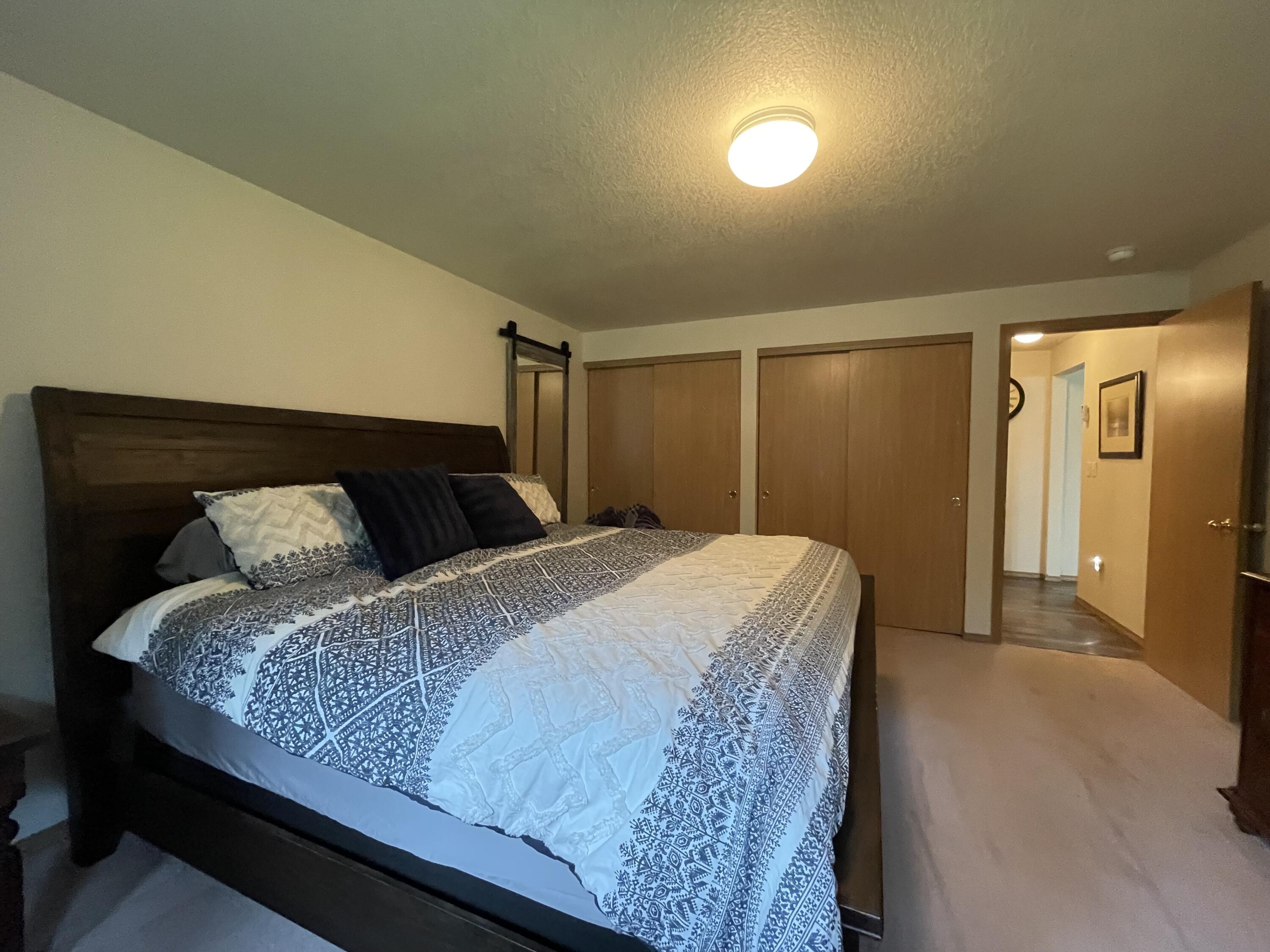 53335 Deep Woods Road La Pine, OR 97739 - Photo 15 of 33 Primary Bedroom