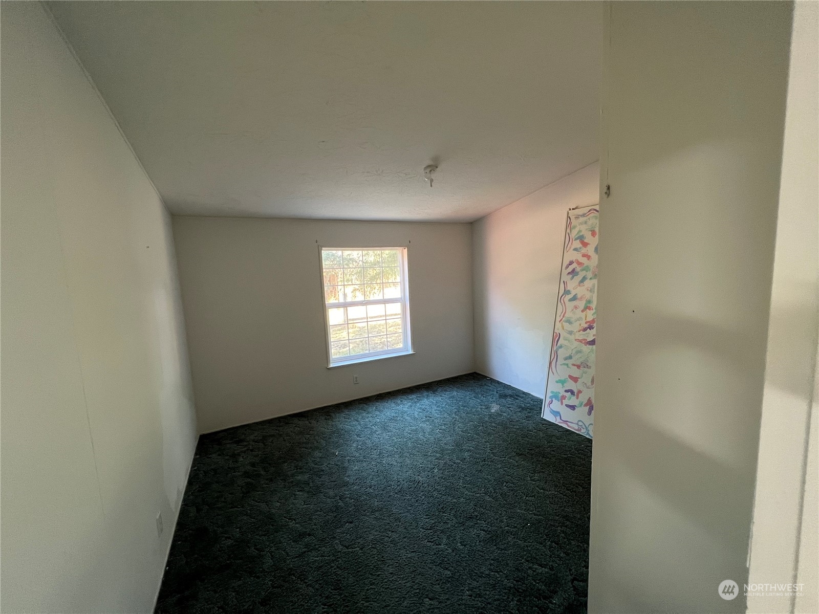 226 Limmer Road Winlock, WA 98596 - Photo 13 of 32 a view of an empty room and window