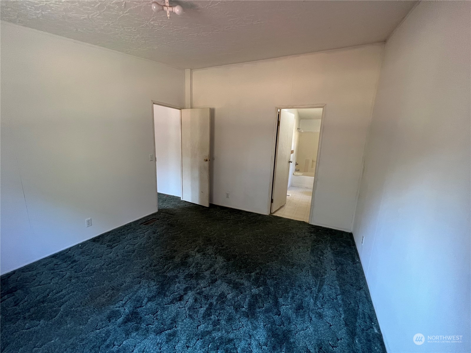 226 Limmer Road Winlock, WA 98596 - Photo 16 of 32 wooden floor in an empty room