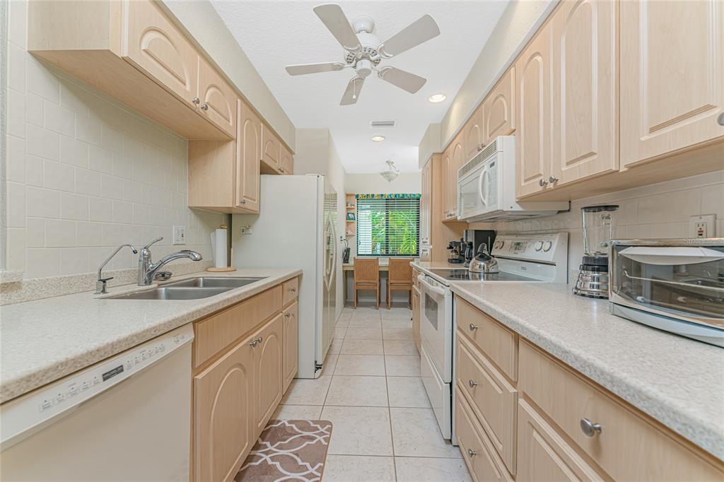 2950 North Beach Road, Unit B522 Englewood, FL 34223 - Photo 14 of 53