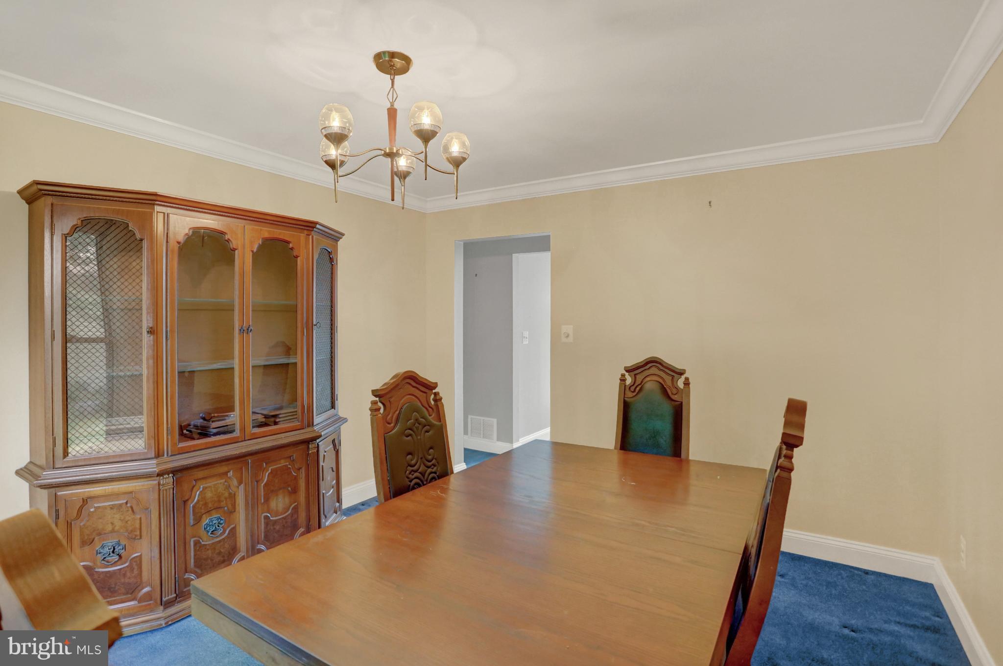 178 Park Road Pasadena, MD 21122 - Photo 11 of 23 Keep this as is or use the room to enlarge kitchen
