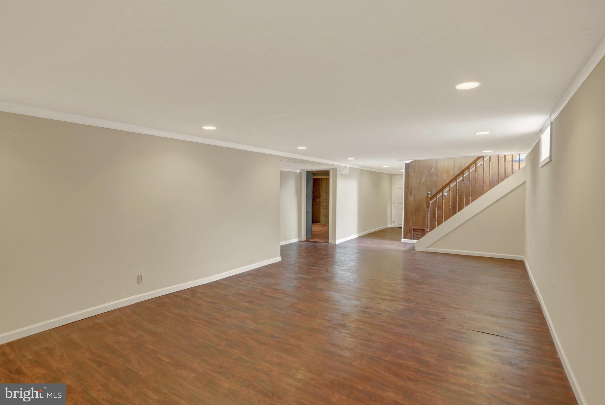 178 Park Road Pasadena, MD 21122 - Photo 18 of 23 Newer Low Maintenance Rubber Flooring