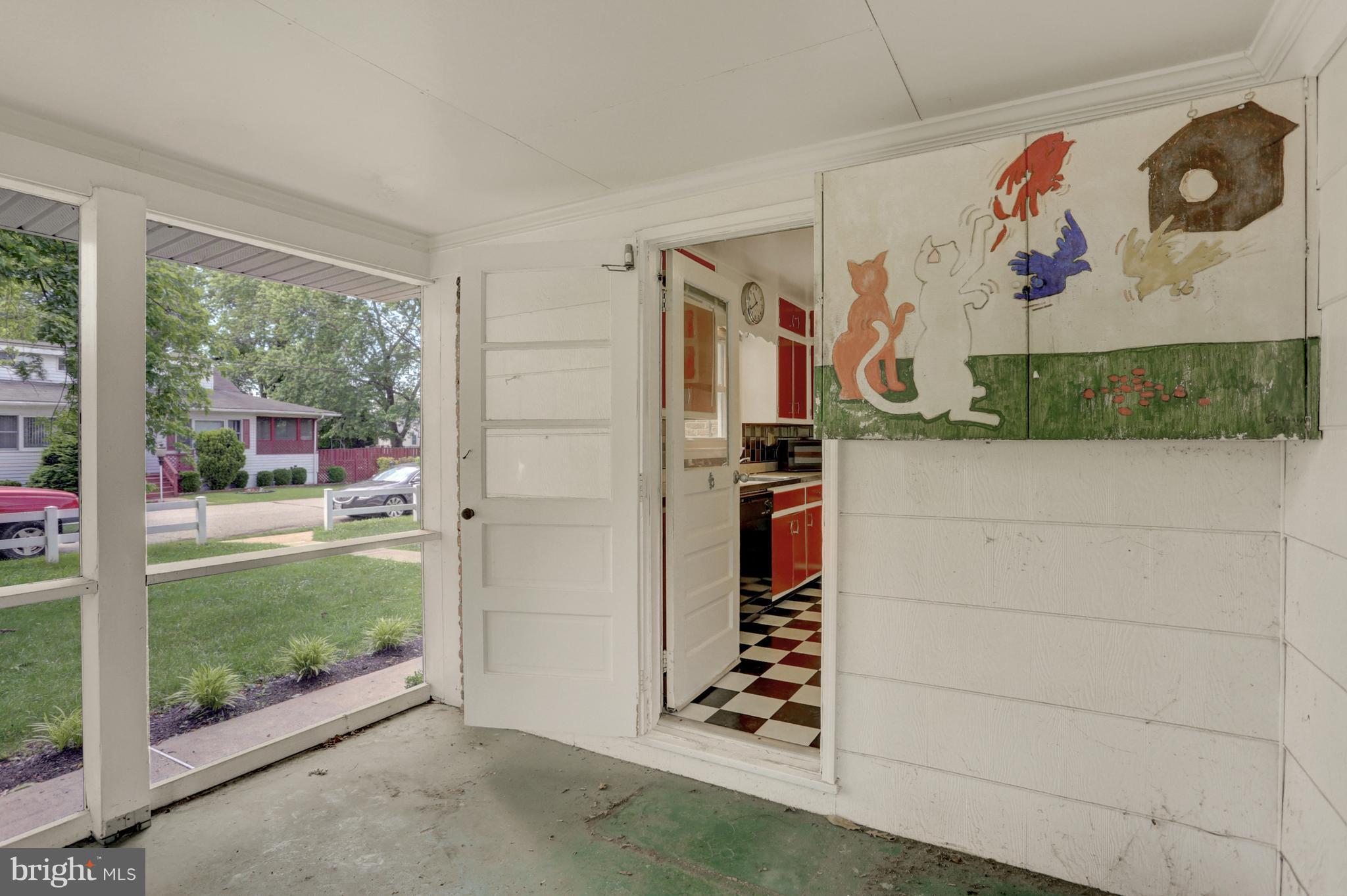 178 Park Road Pasadena, MD 21122 - Photo 8 of 23 Screened Porch is now freshly painted!