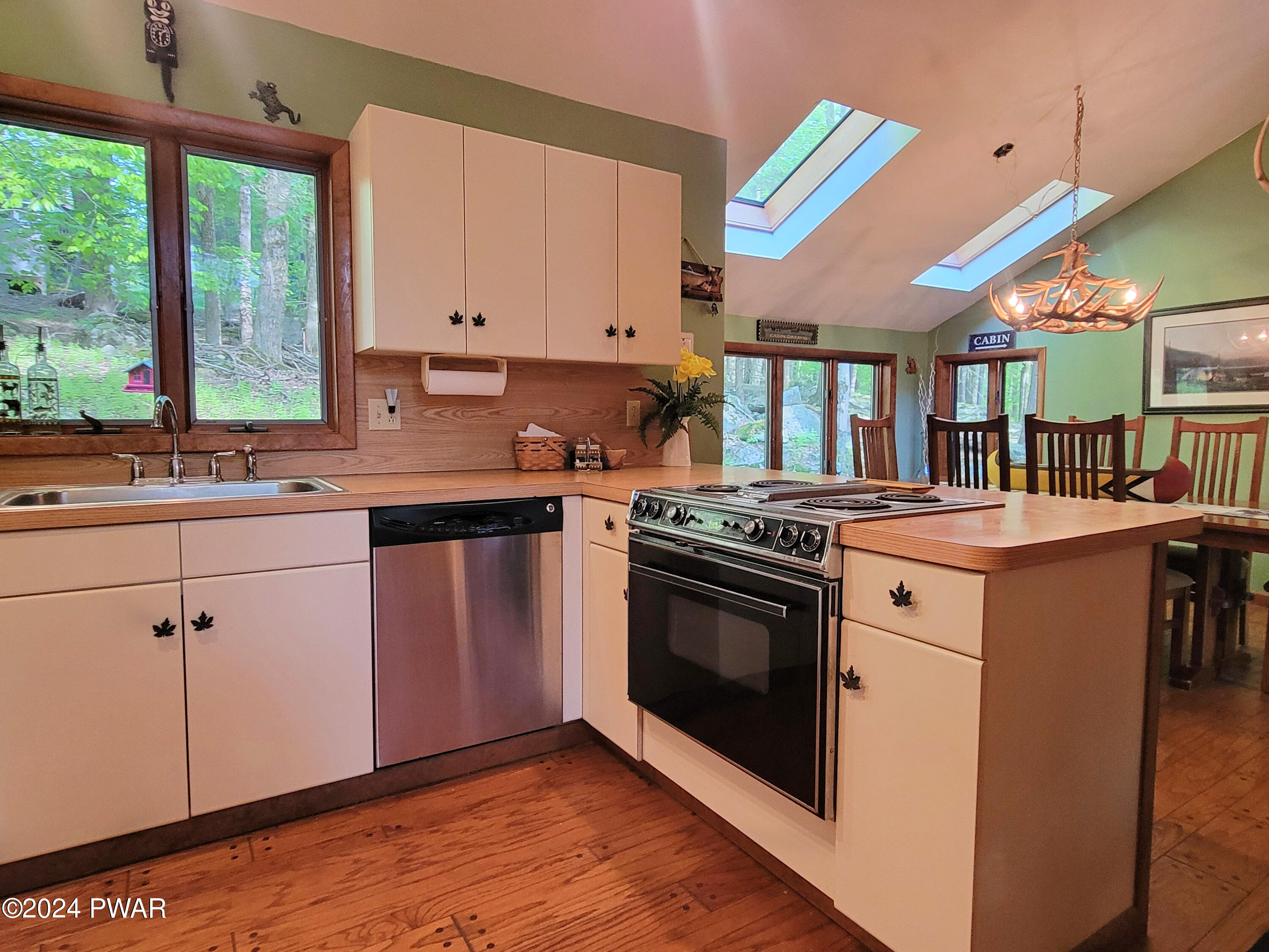 48 Roamingwood Road Lake Ariel, PA 18436 - Photo 2 of 42