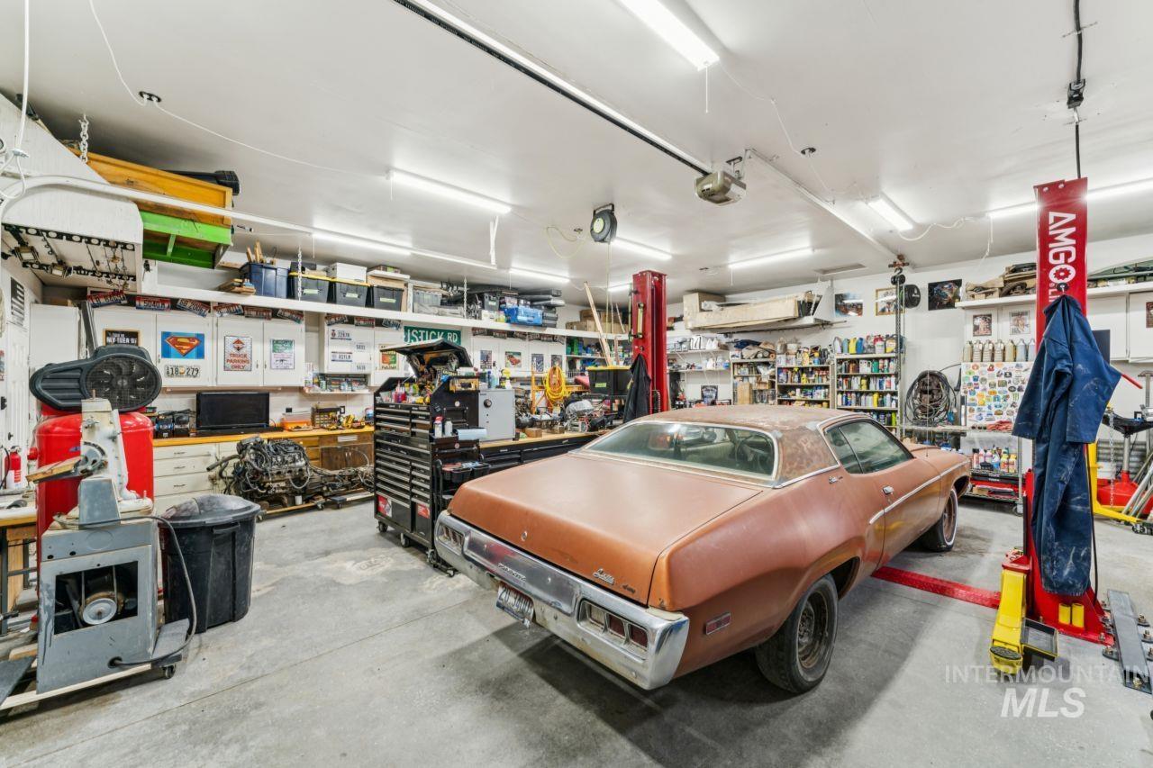 710 Keogh Lane Caldwell, ID 83607 - Photo 11 of 50 Garage featuring a workshop area