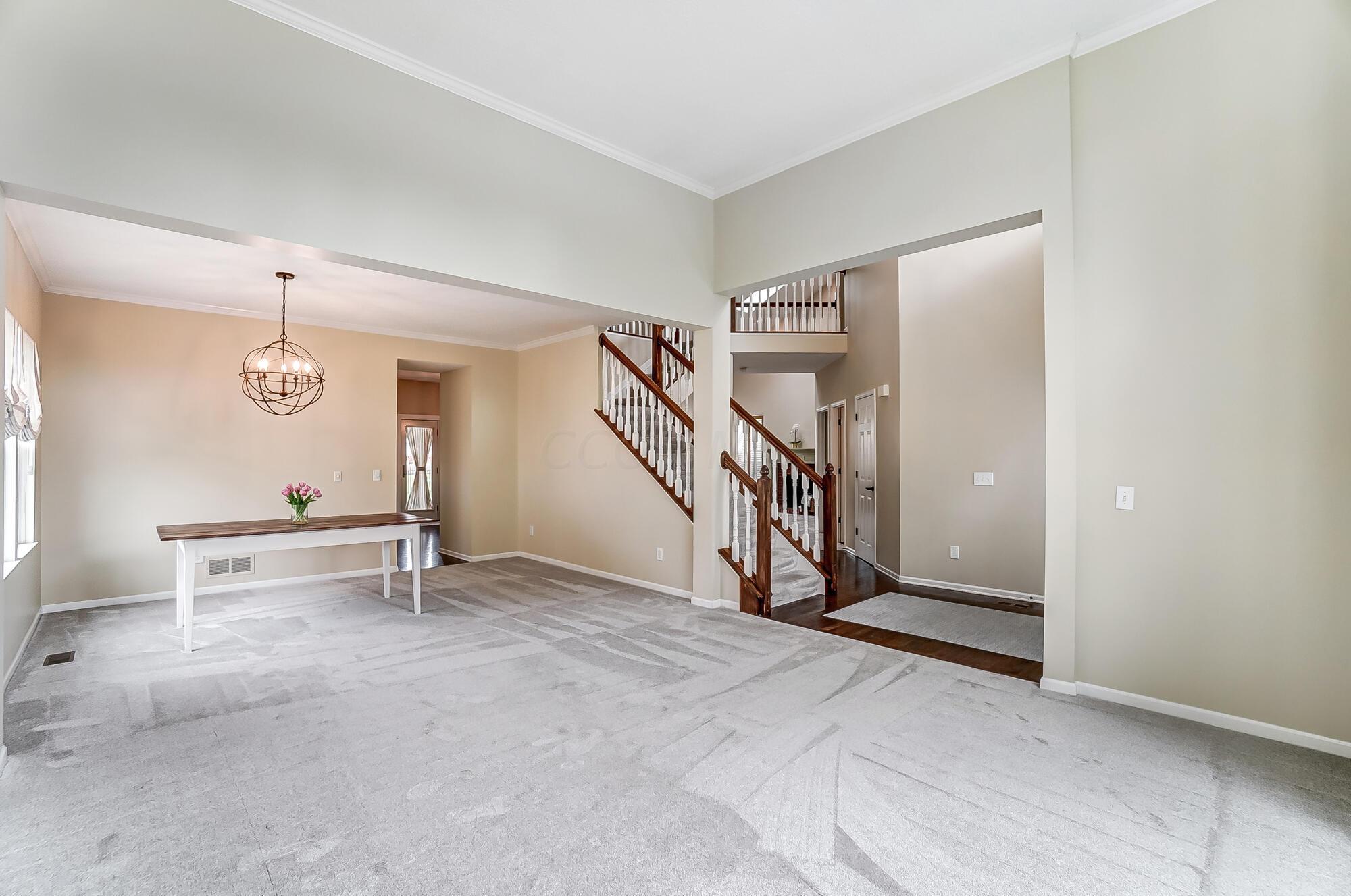 7440 Rolling Ridge Way Westerville, OH 43082 - Photo 32 of 85 Living