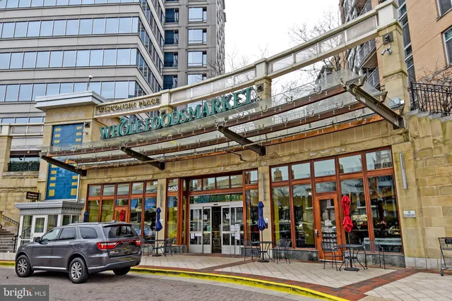 $2,800 | 4601 North Park Avenue, Unit 101, Chevy Chase, MD 20815