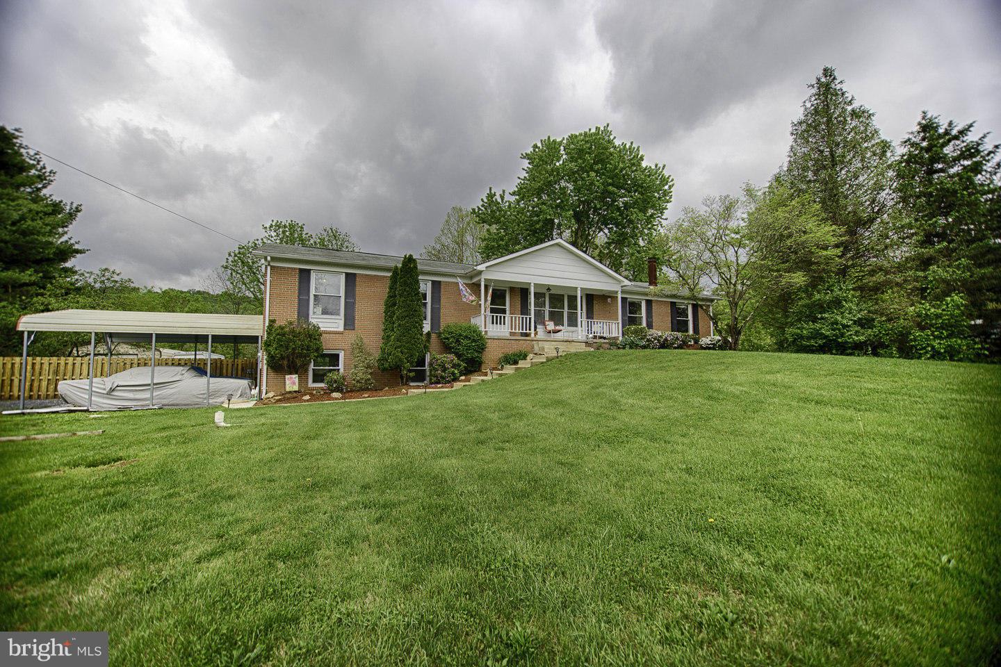 5810 Howellsville Road Front Royal, VA 22630 - Photo 2 of 30 Exterior (Front)