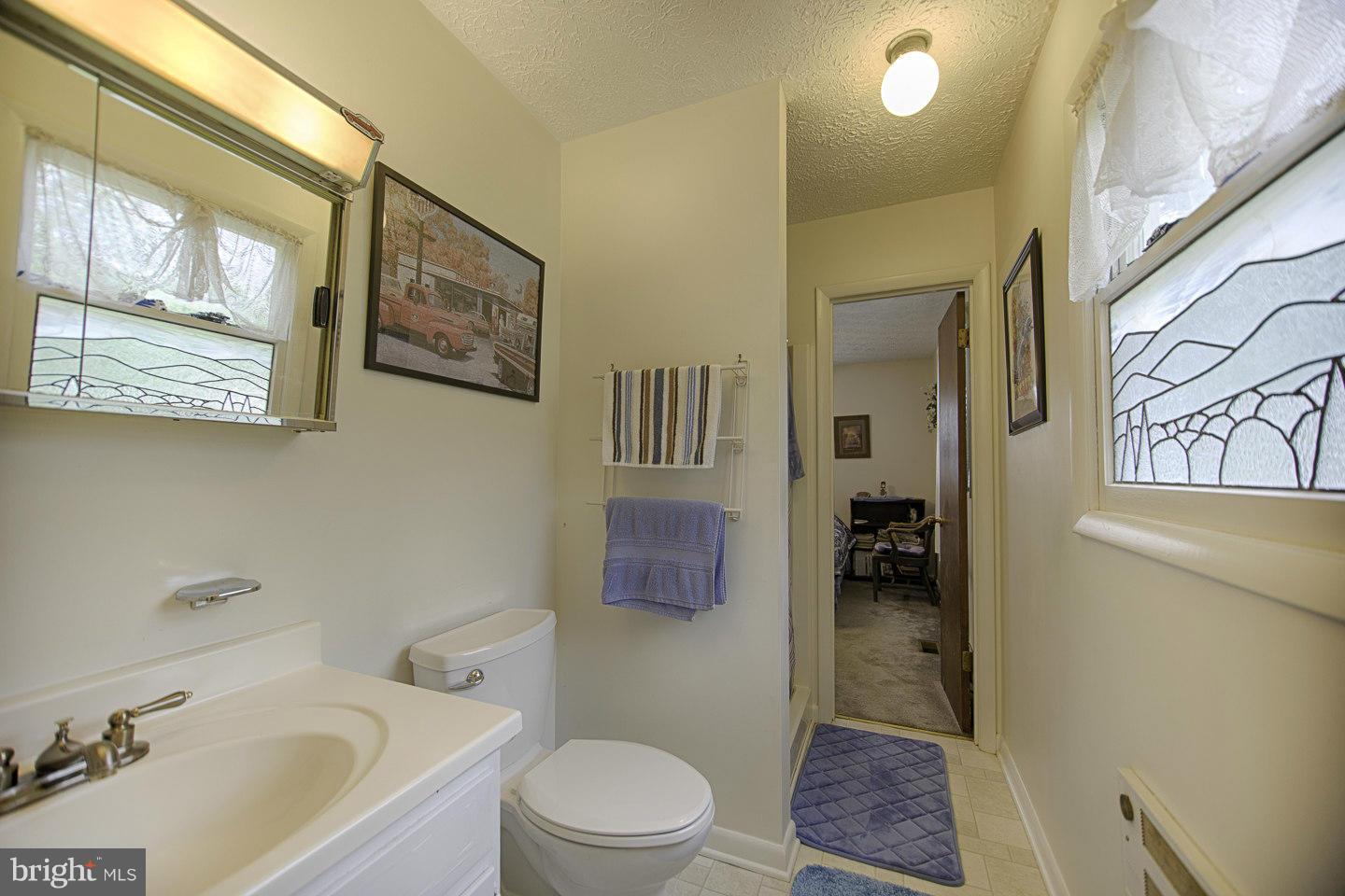 5810 Howellsville Road Front Royal, VA 22630 - Photo 12 of 30 Bath