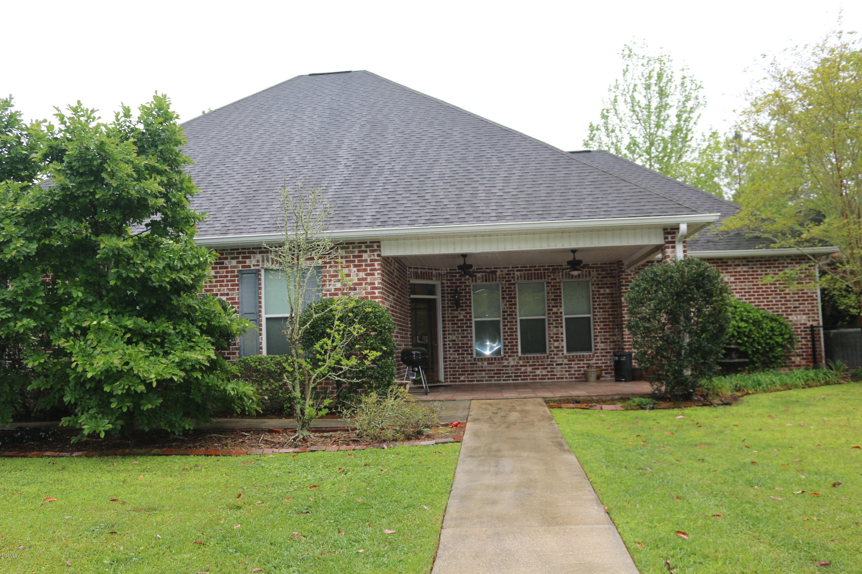6021 The Wds Road Picayune, MS 39466 - Photo 2 of 31 IMG_7863