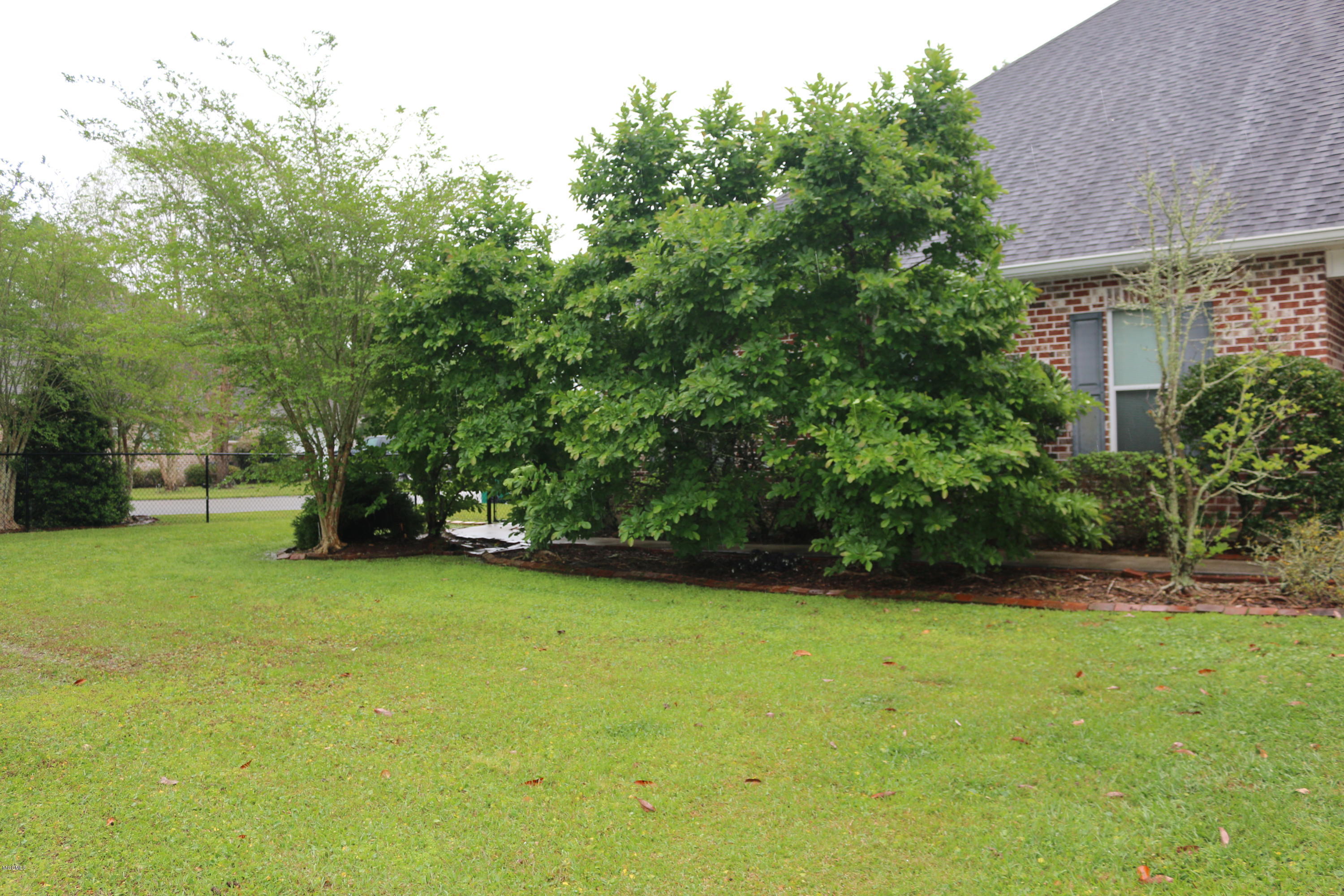 6021 The Wds Road Picayune, MS 39466 - Photo 3 of 31 IMG_7864
