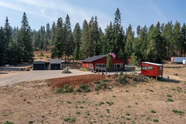 $499,900 | 33825 North Dunn Road, Chattaroy, WA 99003