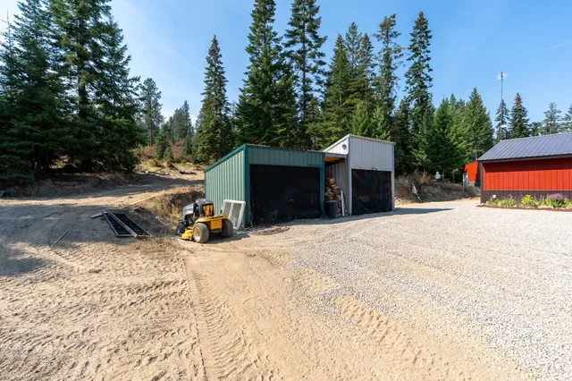 $499,900 | 33825 North Dunn Road, Chattaroy, WA 99003