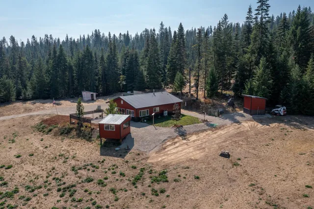 $499,900 | 33825 North Dunn Road, Chattaroy, WA 99003