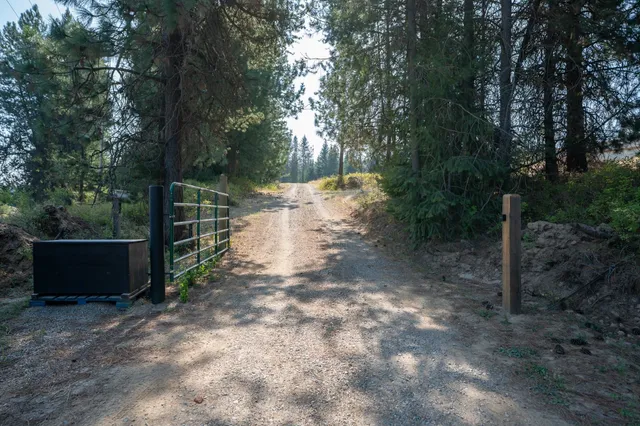 $499,900 | 33825 North Dunn Road, Chattaroy, WA 99003