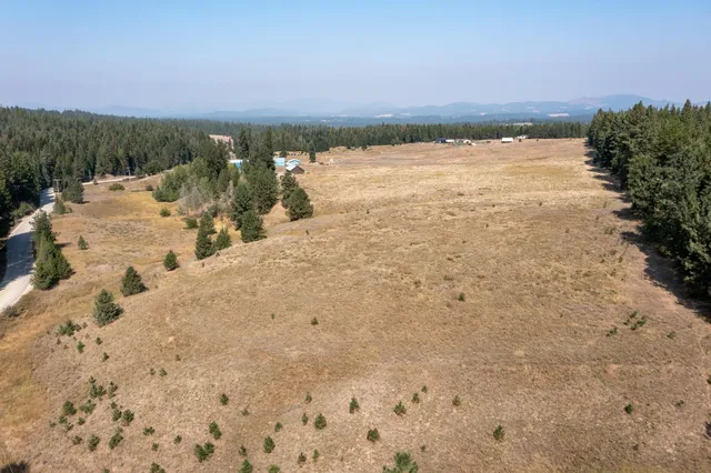 $499,900 | 33825 North Dunn Road, Chattaroy, WA 99003