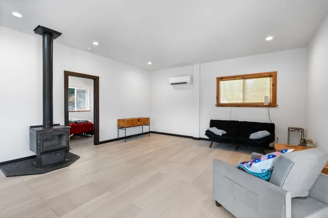 $499,900 | 33825 North Dunn Road, Chattaroy, WA 99003