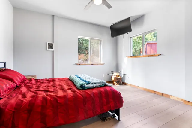 $499,900 | 33825 North Dunn Road, Chattaroy, WA 99003