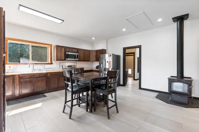 $499,900 | 33825 North Dunn Road, Chattaroy, WA 99003