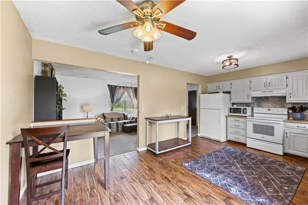 $215,000 | 507 West Cambridge Road, Belton, MO 64012