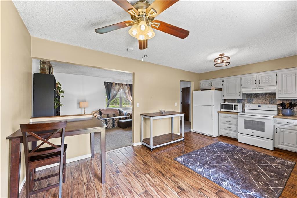 507 West Cambridge Road Belton, MO 64012 - Photo 11 of 31