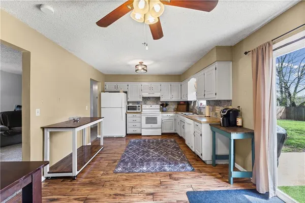 $215,000 | 507 West Cambridge Road, Belton, MO 64012