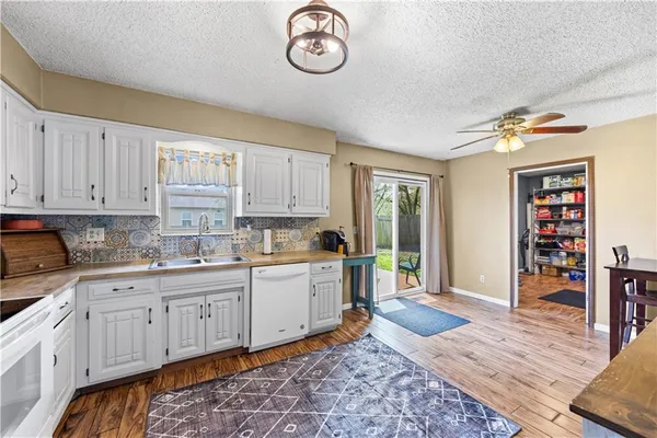 $215,000 | 507 West Cambridge Road, Belton, MO 64012