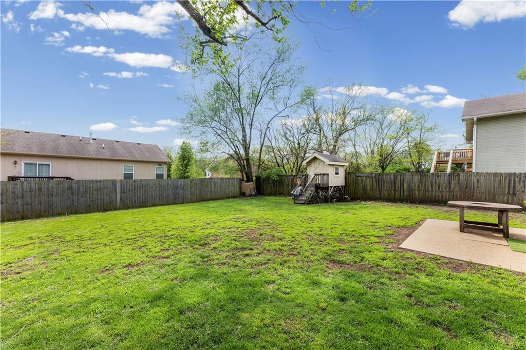 507 West Cambridge Road Belton, MO 64012 - Photo 27 of 31