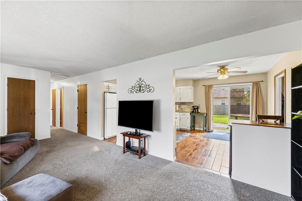 507 West Cambridge Road Belton, MO 64012 - Photo 8 of 31