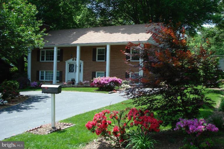 6251 Park Road McLean, VA 22101 - Photo 1 of 20 Exterior (Main)
