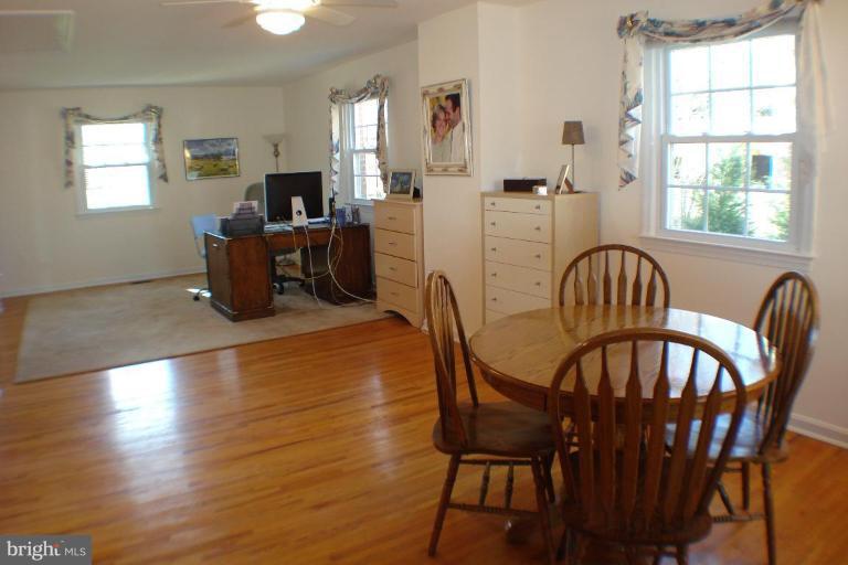 6251 Park Road McLean, VA 22101 - Photo 15 of 20 Master Bedroom