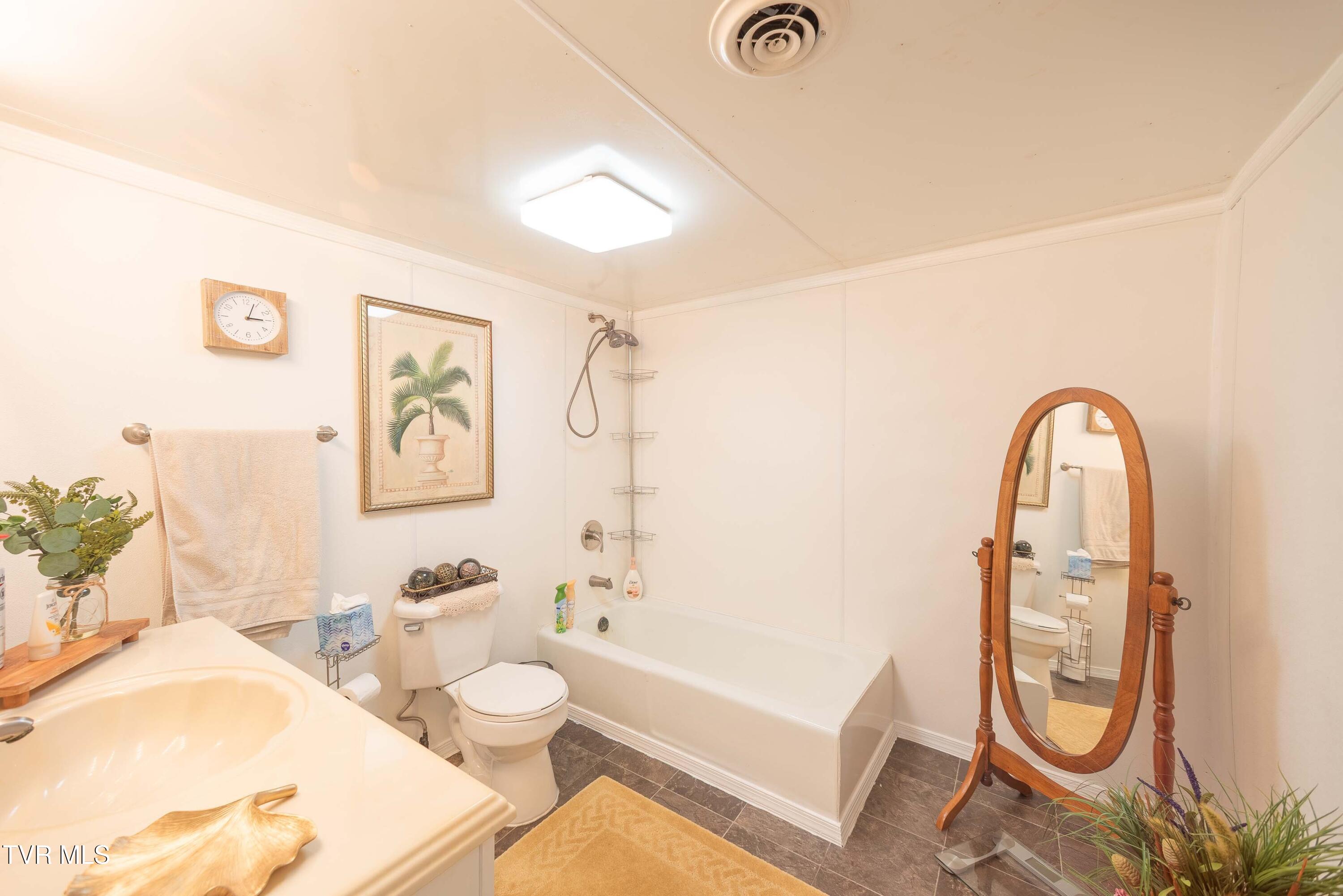 11432 Slate Creek Road Grundy, VA 24614 - Photo 14 of 25 IMG_2493