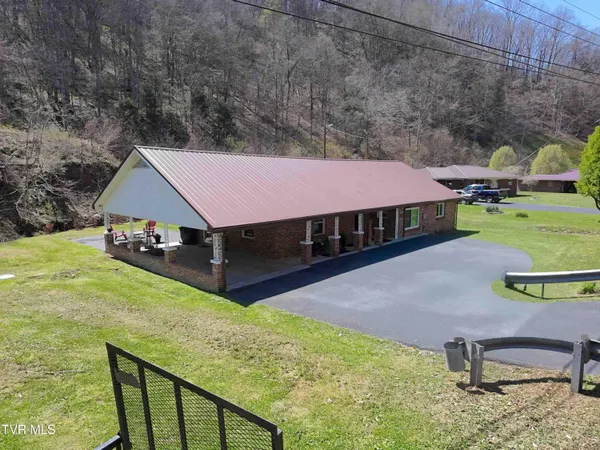 $169,000 | 11432 Slate Creek Road, Grundy, VA 24614