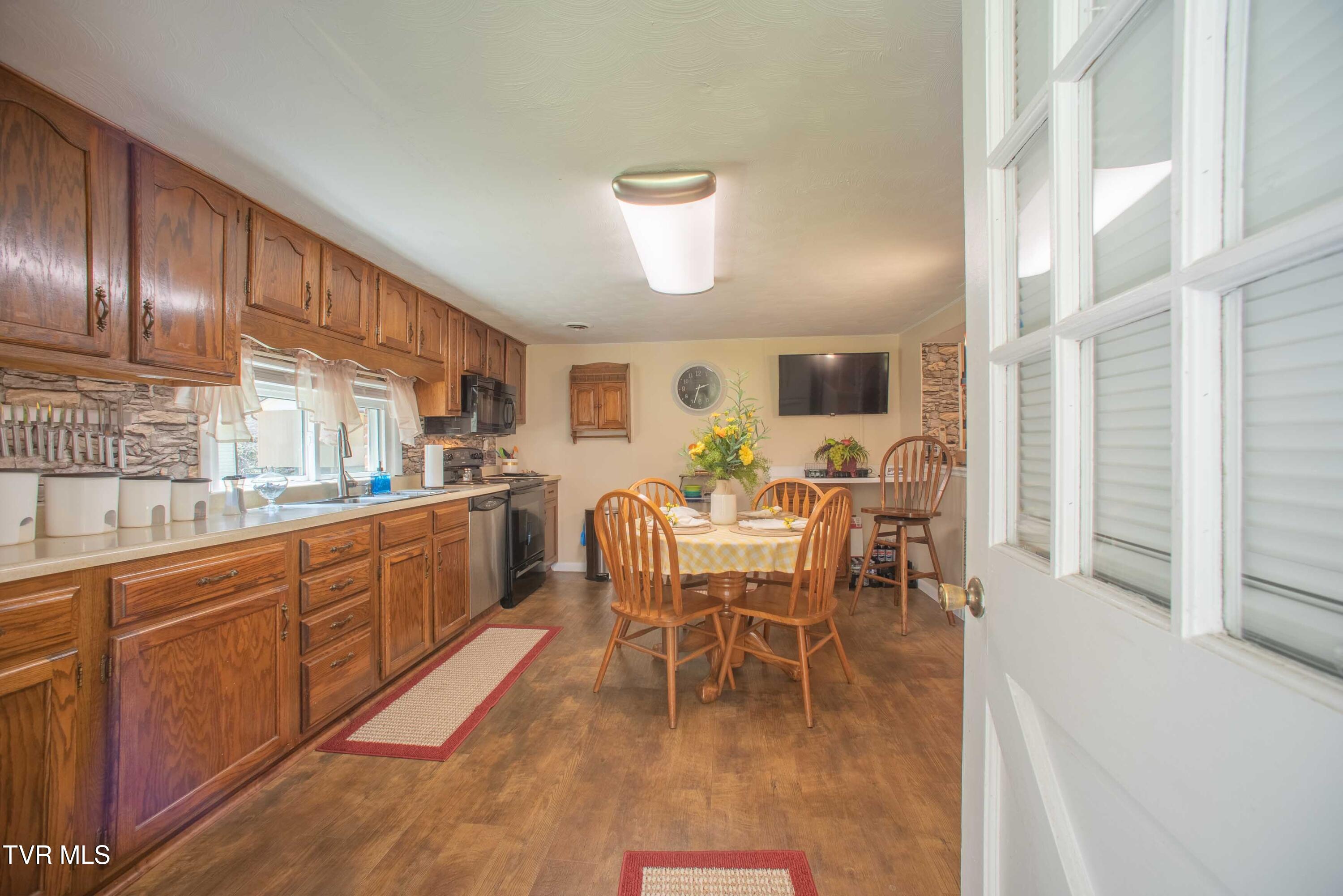 11432 Slate Creek Road Grundy, VA 24614 - Photo 2 of 25 IMG_2482