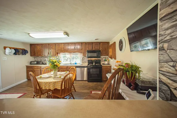 $169,000 | 11432 Slate Creek Road, Grundy, VA 24614