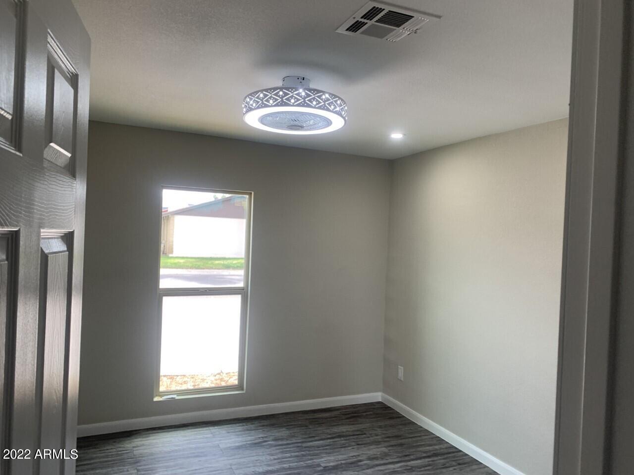 1632 West Darrel Road Phoenix, AZ 85041 - Photo 3 of 11 livingroom6