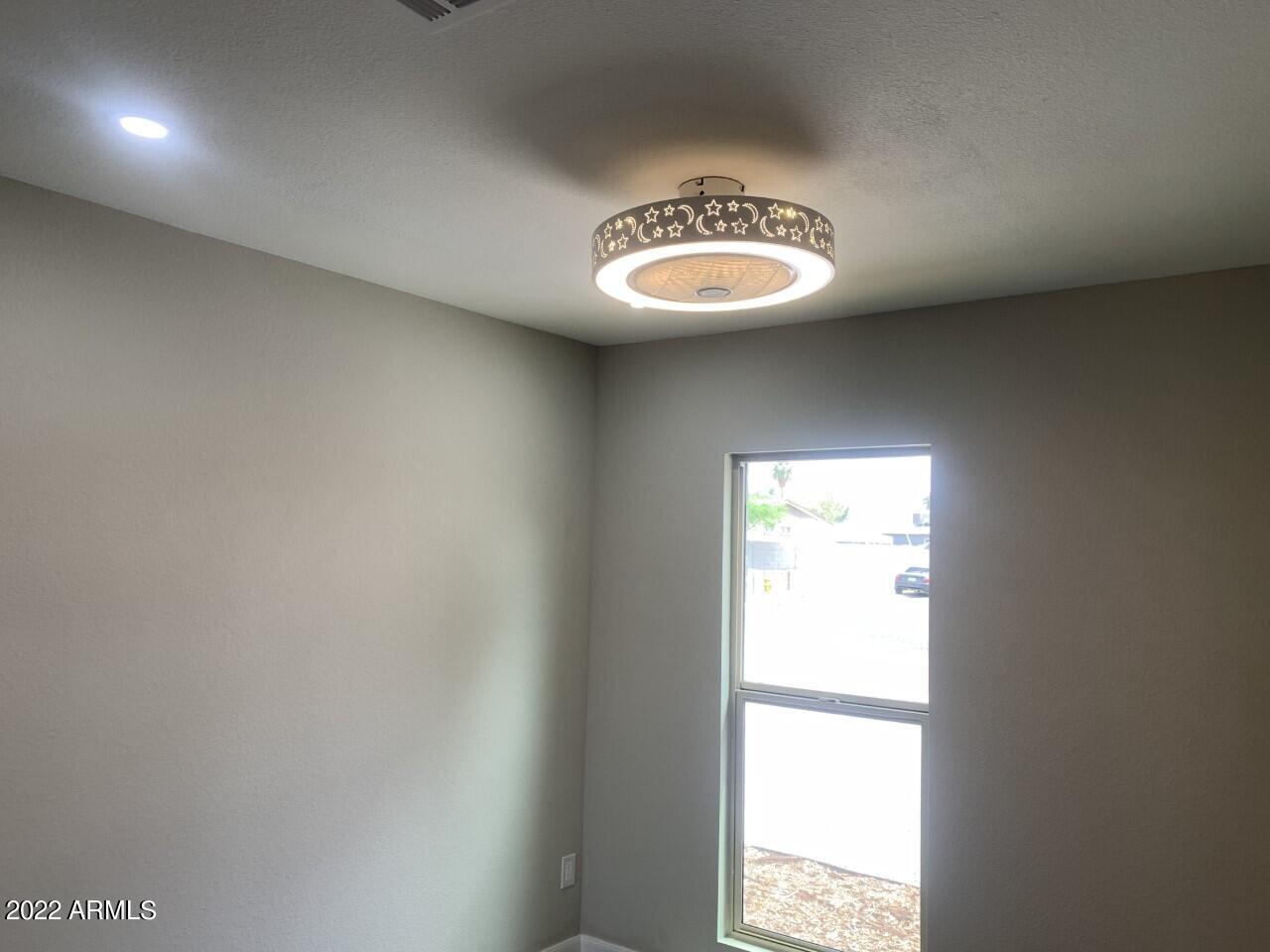 1632 West Darrel Road Phoenix, AZ 85041 - Photo 8 of 11 livingroom4