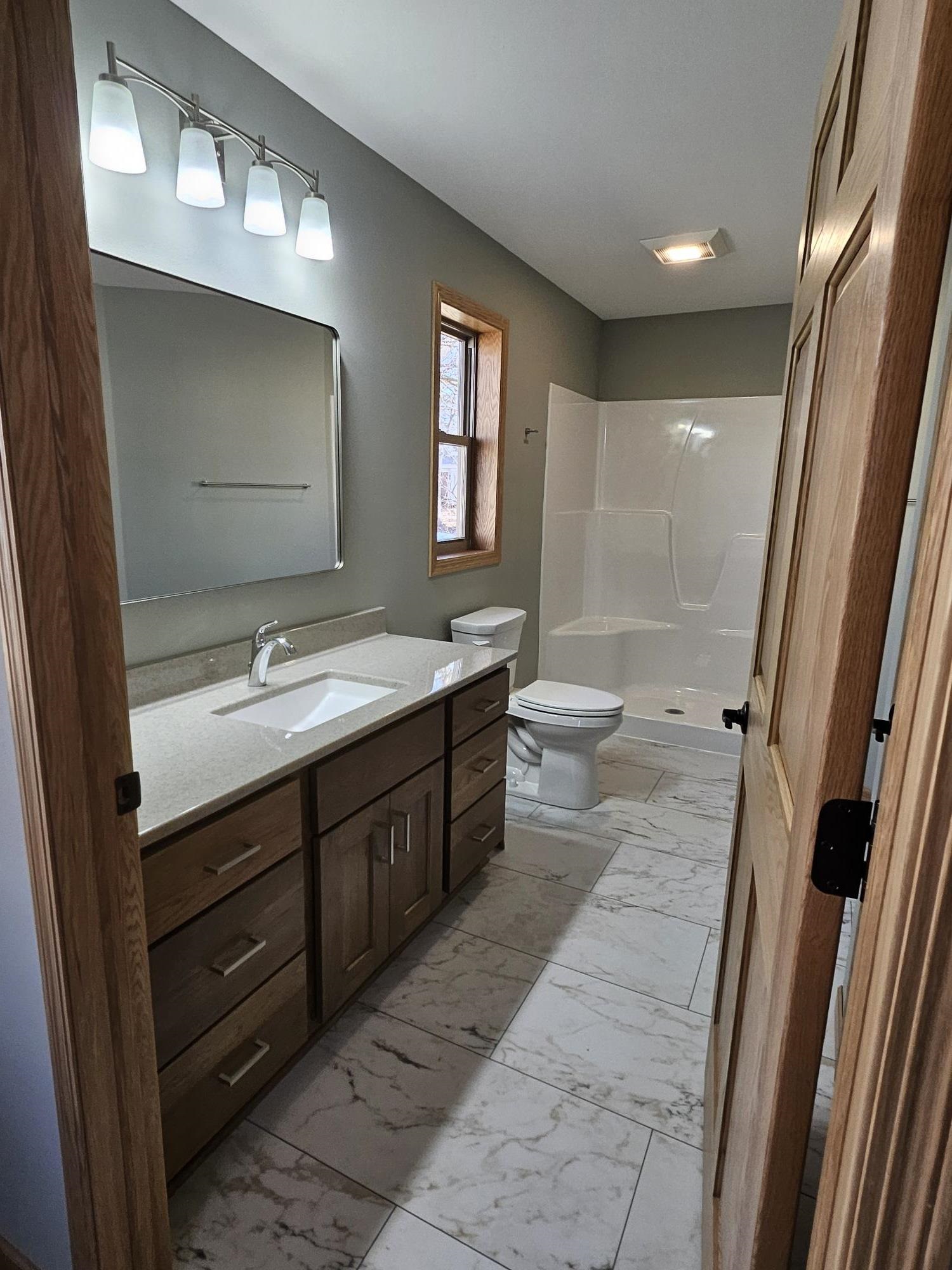 915 Sutherland Avenue Janesville, WI 53545 - Photo 13 of 23