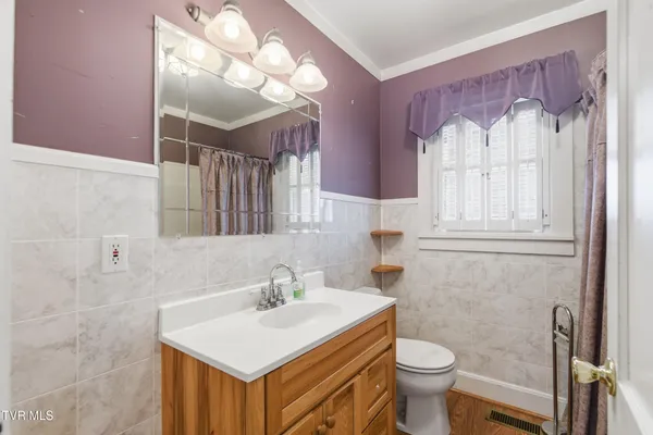 $284,900 | 328 Lincoln Avenue, Newport, TN 37821