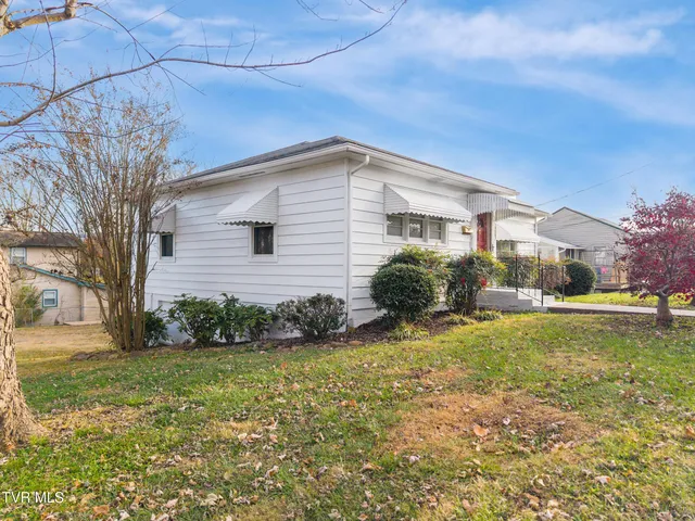 $299,900 | 328 Lincoln Avenue, Newport, TN 37821