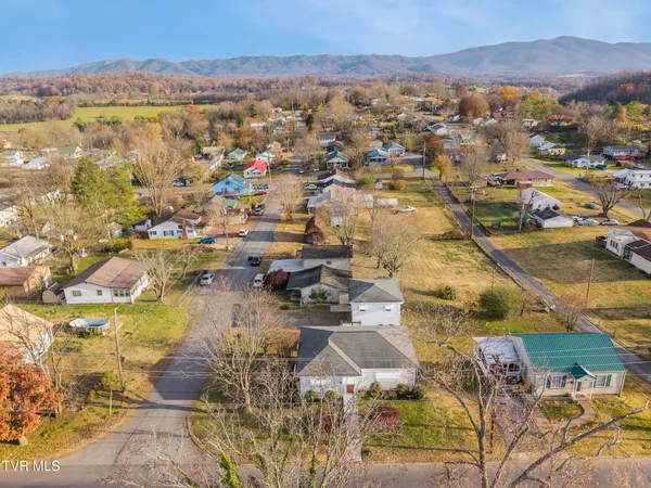 $284,900 | 328 Lincoln Avenue, Newport, TN 37821