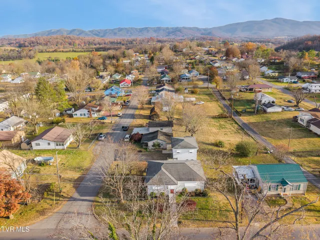 $299,900 | 328 Lincoln Avenue, Newport, TN 37821