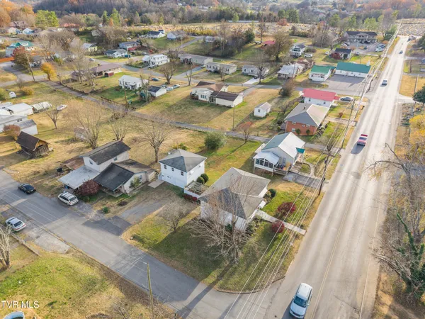 $284,900 | 328 Lincoln Avenue, Newport, TN 37821